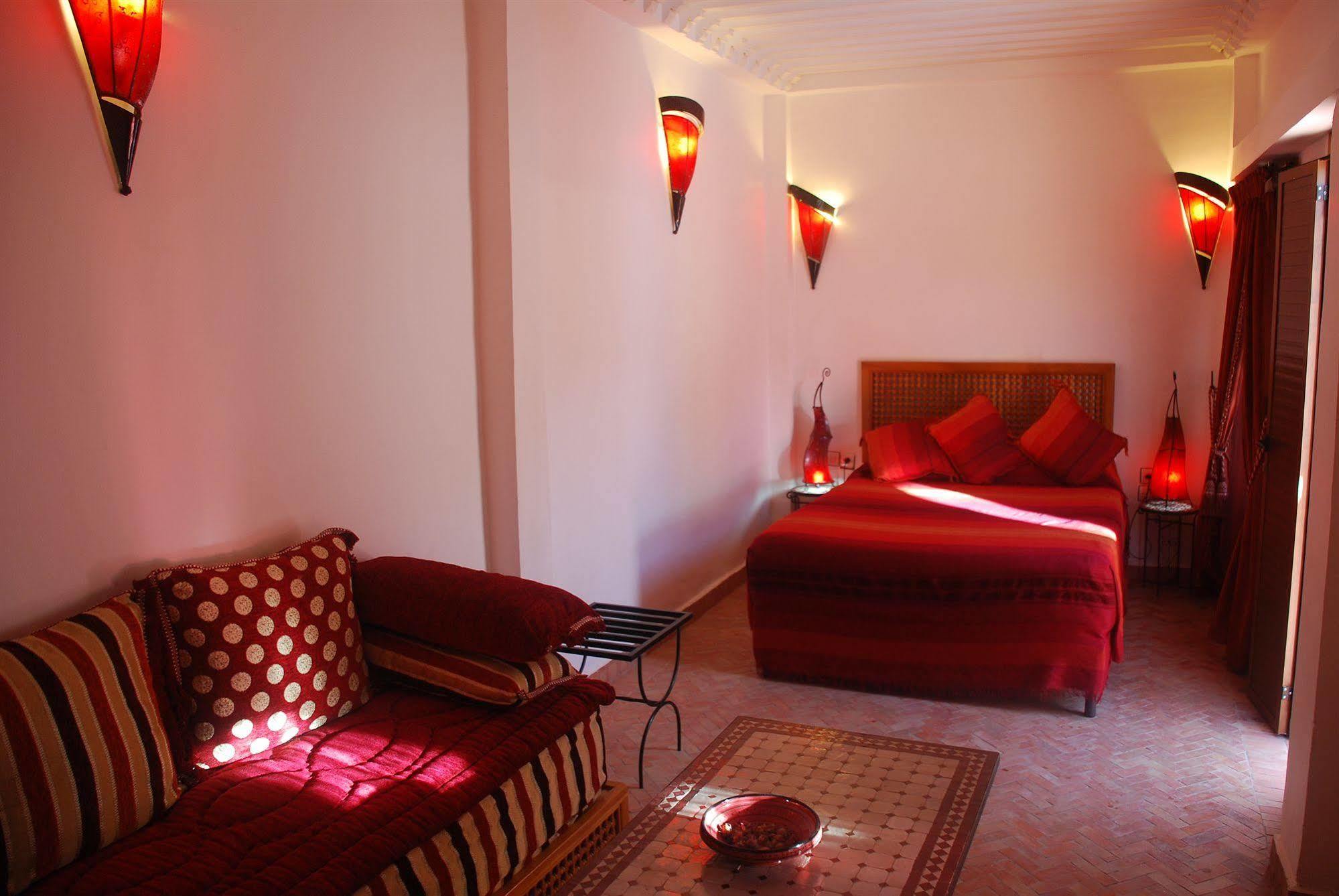 Riyad Al Atik Hotel Фес Екстериор снимка