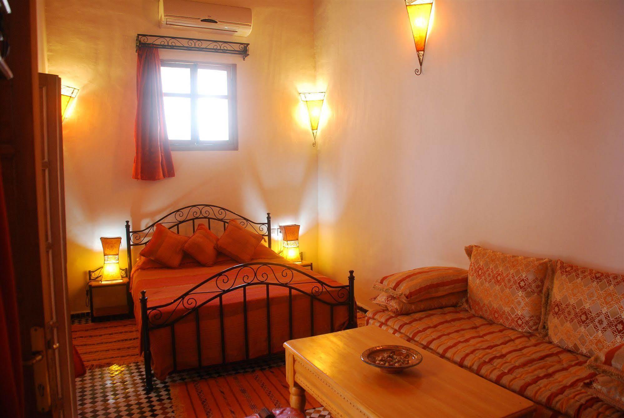 Riyad Al Atik Hotel Фес Екстериор снимка