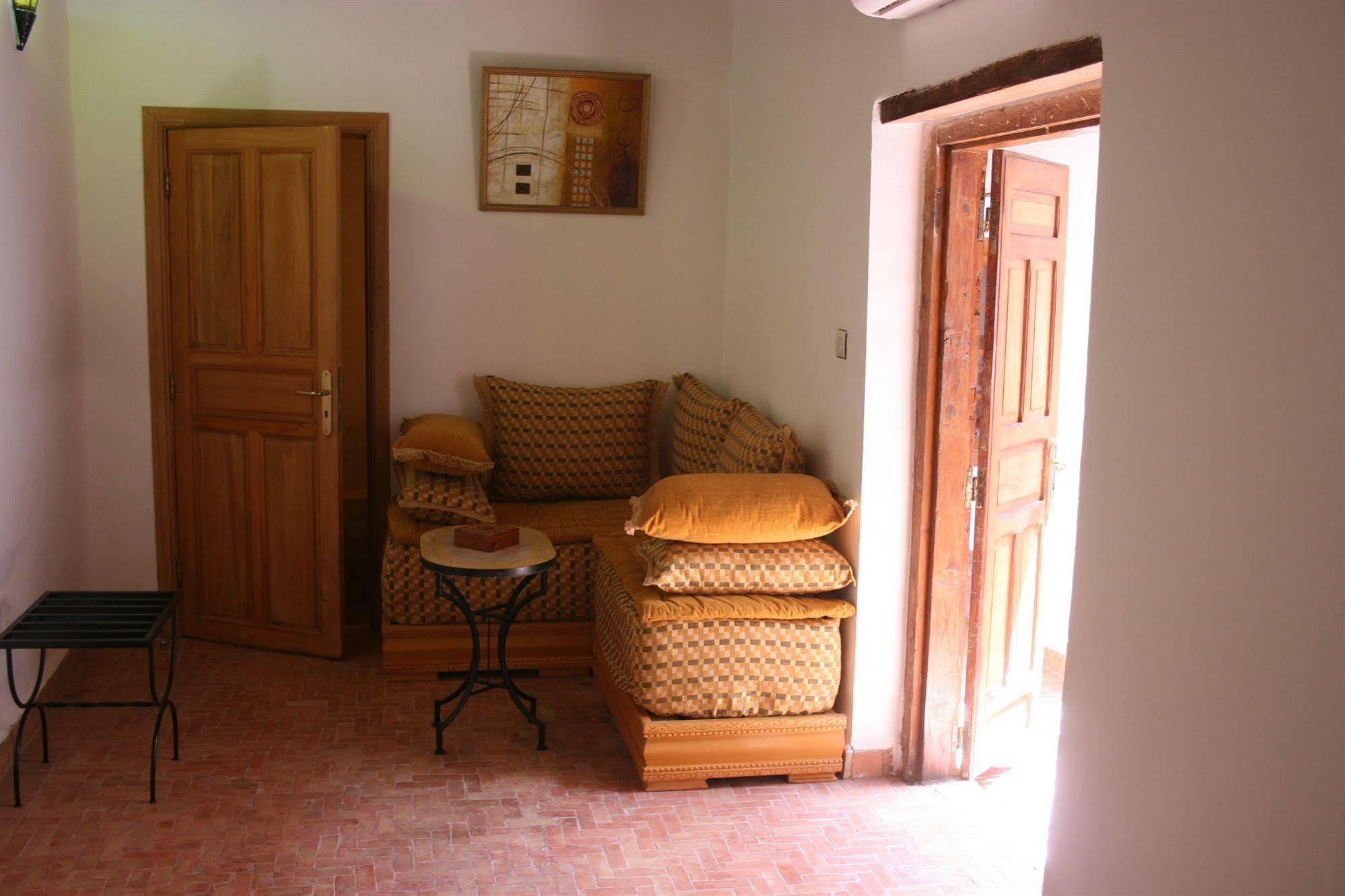 Riyad Al Atik Hotel Фес Екстериор снимка